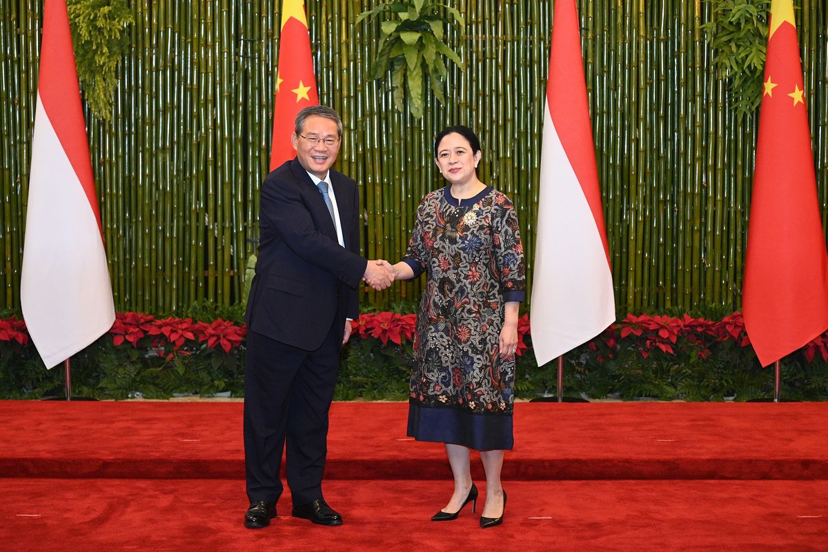 Ketua DPR RI Dr. (H.C.) Puan Maharani saat menerima kunjungan Perdana Menteri (PM) Republik Rakyat Tiongkok (RRT) atau China, Li Qiang di Gedung DPR, Senayan, Jakarta, Minggu (25/5/2025). 