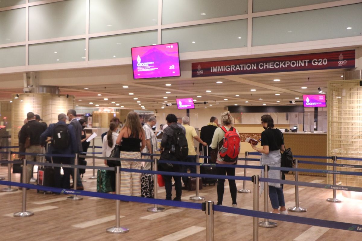 A photo illustrating International arrivals in I Gusti Ngurah Rai International Airport in Denpasar, Bali.  