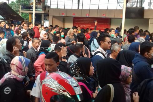 Ada Calo yang Jual Tiket Kertas KRL Rp 5.000