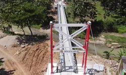 Atasi Keterisolasian, 105 Jembatan Gantung Dibangun di Wilayah 3T