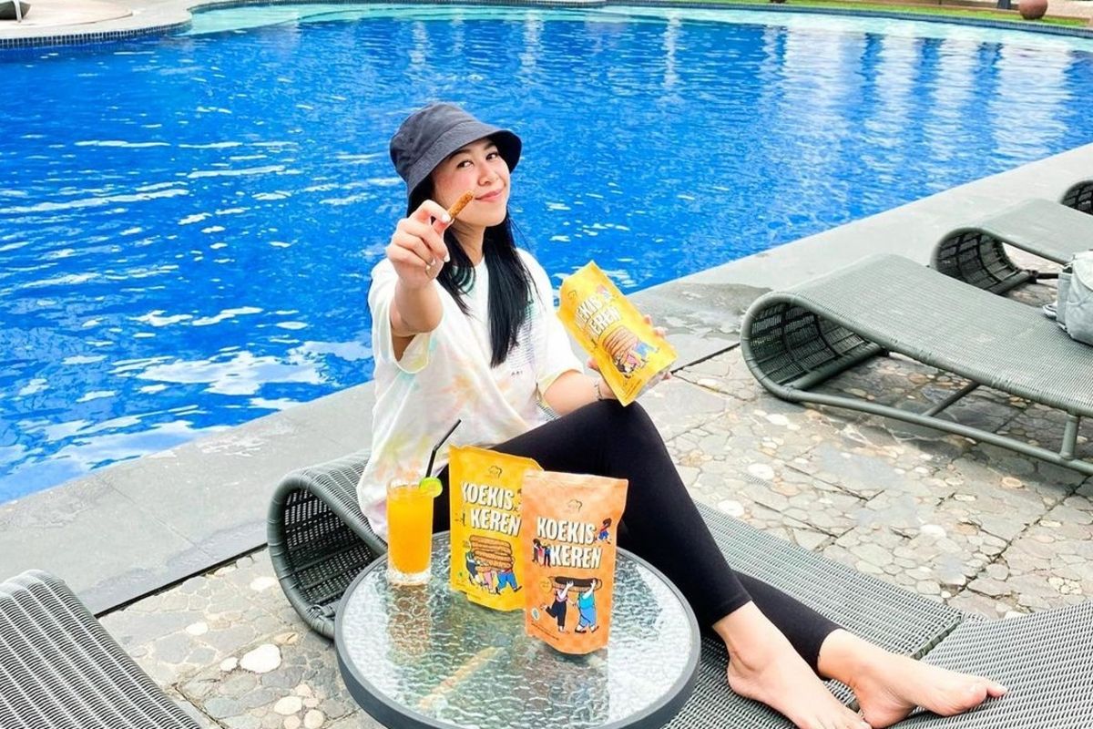 Putri Zara Nur Tamia, pramugari yang buka jasa endorsement gratis bagi pelaku UMKM selama pandemi.