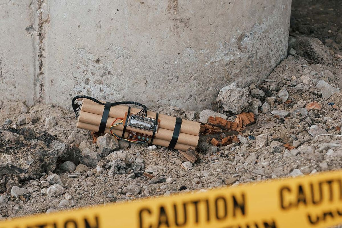 ILUSTRASI: Ledakan hebat terjadi saat proses pemusnahan amunisi tak layak pakai di Desa Sagara, Kecamatan Cibalong, Kabupaten Garut, Senin (12/5/2025) sekitar pukul 09.30 WIB. 