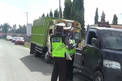 Berbagai Modus Pemudik Kelabui Polisi, Ada yang Sembunyi di Truk Molen