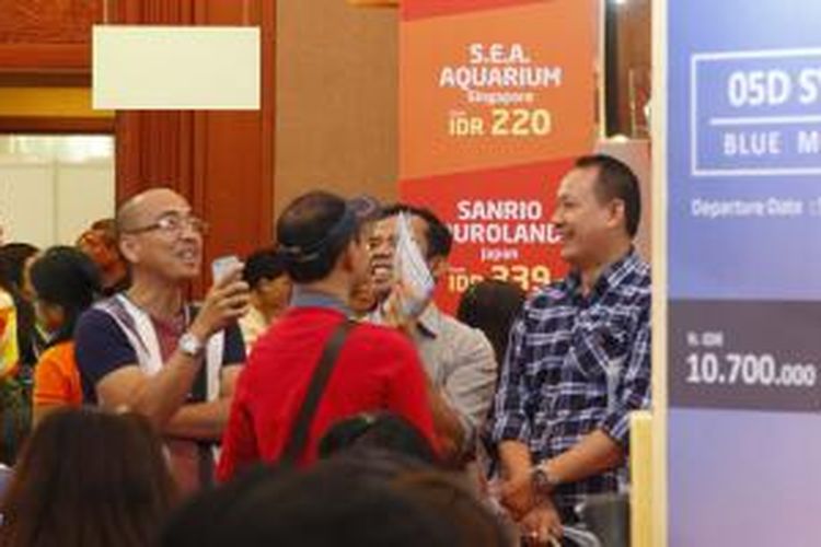 Suasana pameran di Kompas Travel Fair 2015 di Jakarta Convention Center, Senayan, Jakarta, Jumat (28/8/2015). Pameran yang berlangsung hingga 30 Agustus ini menawarkan berbagai promo tiket, destinasi wisata dalam dan luar negeri hingga hotel.