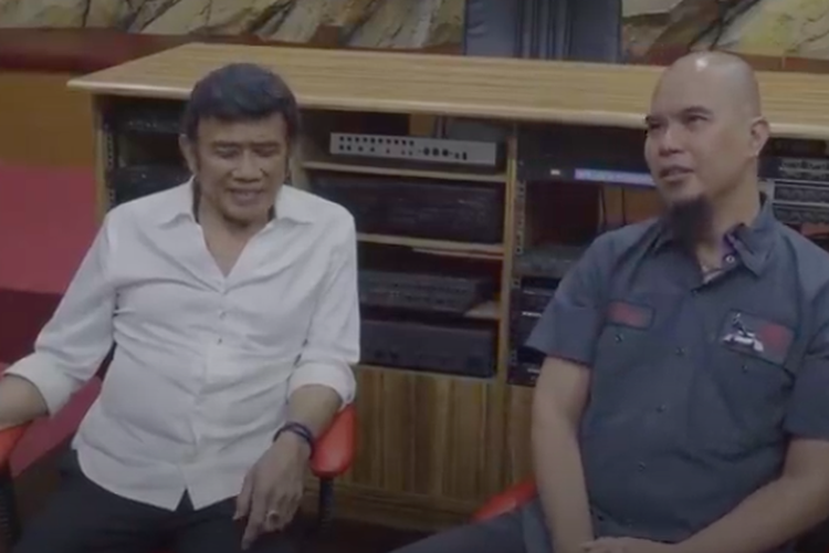 Rhoma Irama berbincang dengan Ahmad Dhani