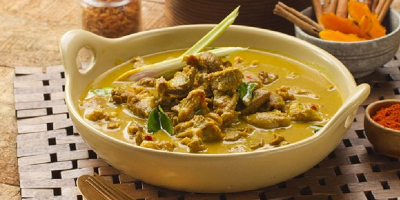 Gulai kambing kerap menjadi santapan wajib bersama keluarga di rumah saat Hari Raya Idul Adha