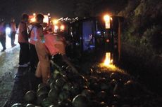 Kecelakaan di Tol Semarang-Bawen, Pikap Terguling akibat Ditabrak Xenia