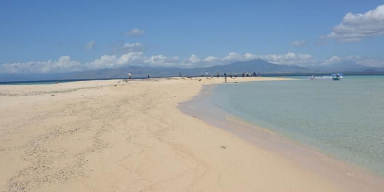 Keindahan Rii Taa Pulau Pasir Putih Bercampur Pink Di