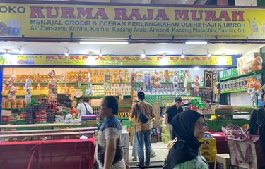 Pasar Tanah Abang, Pusat Oleh-oleh Haji dan Umrah yang Murah ...