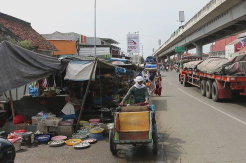 Antisipasi Macet, Polisi Jaga di Sejumlah Titik Pasar Tumpah di Jabar