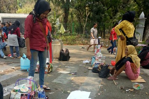 Nur Dapat Omzet Rp 4 Juta Selama Jualan di Tengah Aksi Demo Mahasiswa