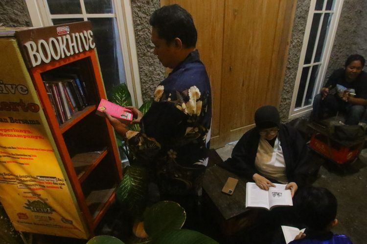 Mengenal Komunitas Kembali Membaca di Mojokerto, Bagi Buku hingga Jaga Nyala Literasi dari Sudut Kedai