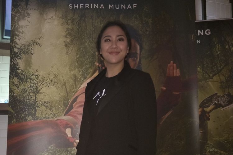 Sherina Munaf diabadikan usai wawancara film Wiro Sableng di Grand Indonesia, Jakarta Pusat, Selasa (13/2/2018).  