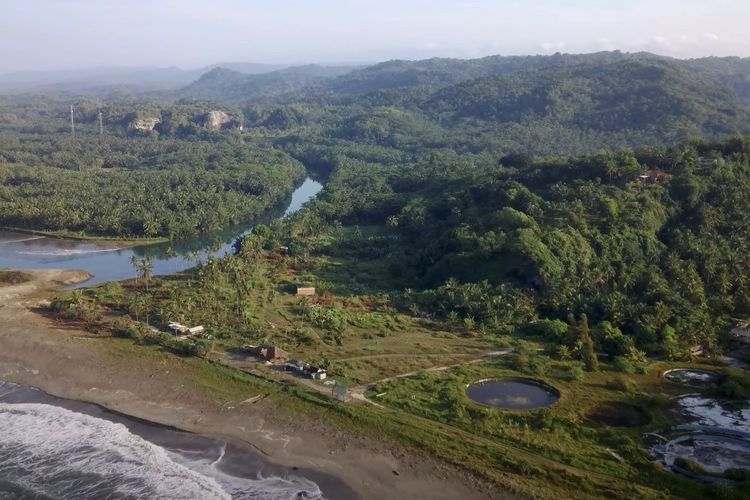 Pantai Lembah Putri Pangandaran Punya Bukit, Sungai, dan Goa, tetapi Masih Sepi Wisatawan