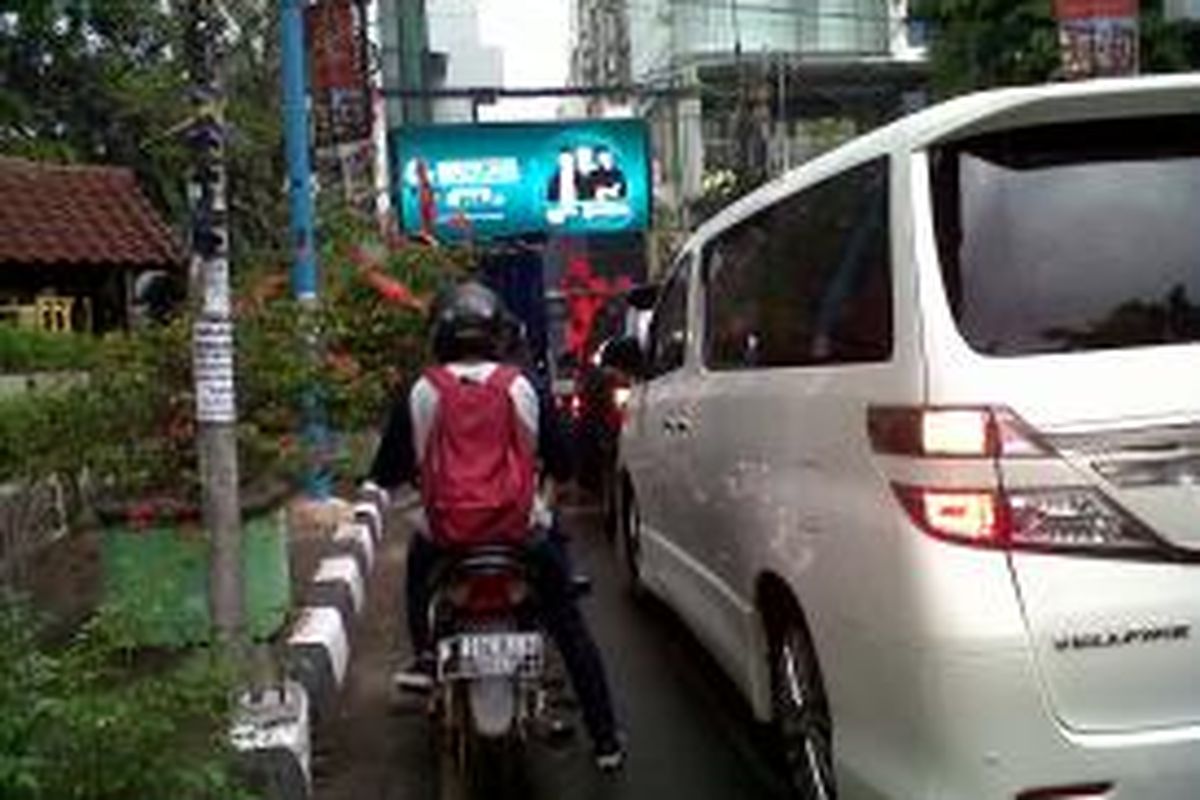 Kemacetan di Jalan Kemang Raya, Jakarta Selatan