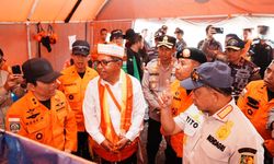 Tinjau Lokasi Terparah, Mendagri Minta Pemda Percepat Pendataan Dampak Gempa