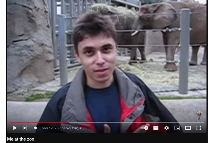 Tangkapan layar video YouTube Me at the zoo yang diunggah pada 23 April 2005