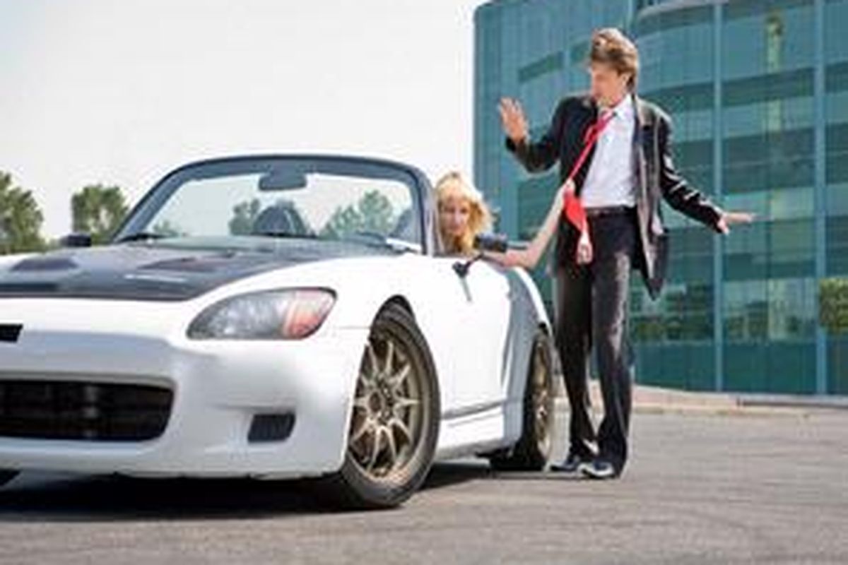 Jangan menganggap Anda sebagai atasan suami.