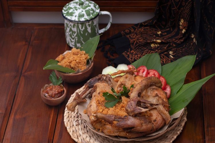 Ilustrasi ayam goreng kalasan khas Yogyakarta. 