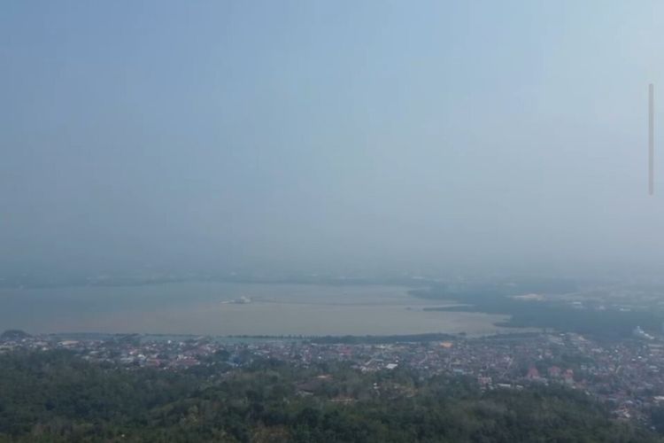 Kabut Asap dari Papua dan Maluku Selimuti Sultra, BMKG Prediksi Bertahan 3 Hari