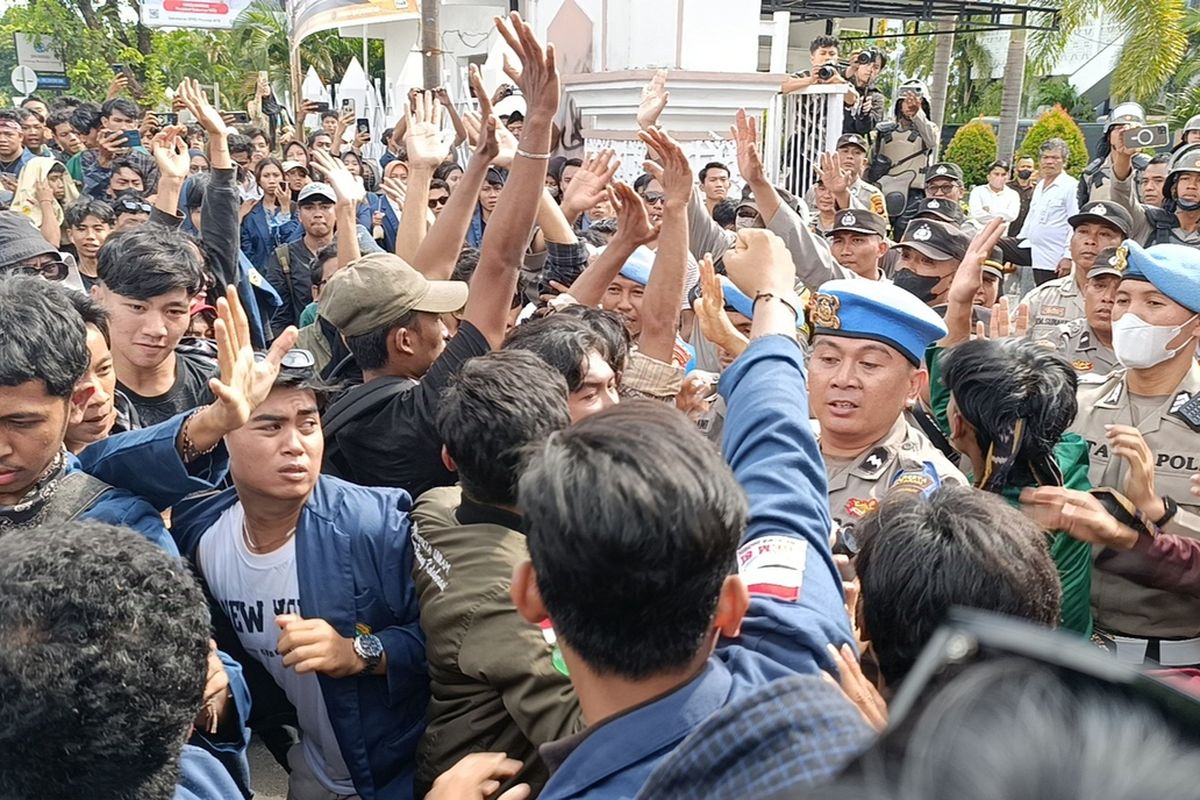 Perusak Gerbang DPRD NTB Diburu Pakai Teknologi Face Recognition