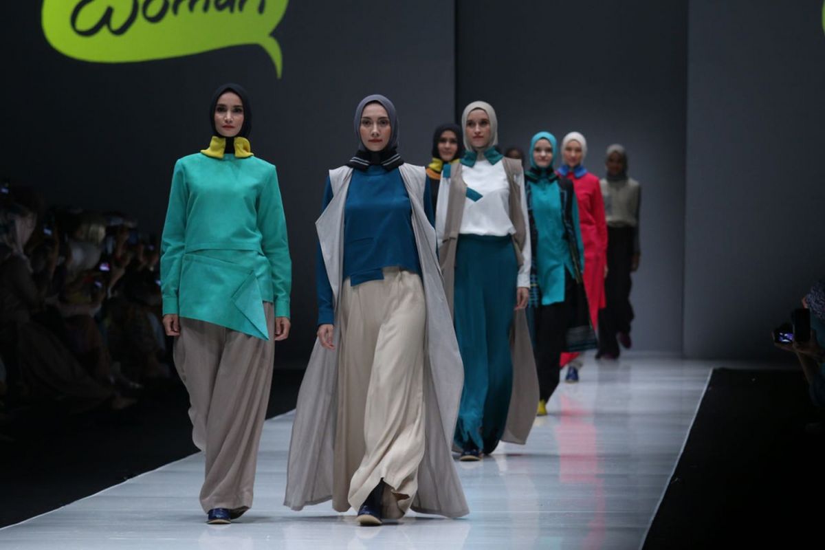 Koleksi L.tru x Mice Cartoon di Jakarta Fashion Week 2018