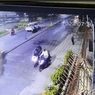 CCTV Rekam Pria Dibegal 3 Orang Bersenjata Tajam di Surabaya