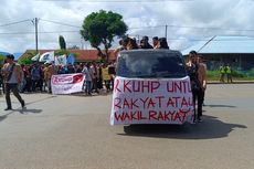 Ratusan Mahasiswa Geruduk Gedung DPRD Merauke, Tuntut Draf RKUHP Dibuka