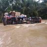 Arus Deras, Truk Pengangkut Bantuan Sembako Korban Banjir di Kukar Terguling