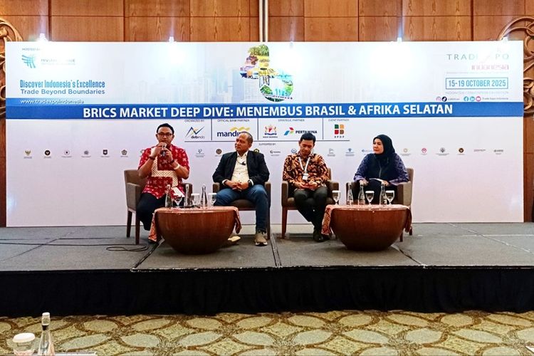 Diskusi bertajuk BRICS Market Deep Dive: Menembus Brasil dan Afrika Selatan di sela-sela pameran Trade Expo Indonesia (TEI) 2025, di ICE BSD Tangerang, Banten, Kamis (16/10/2025).