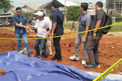 Pemilik Lahan Menuding JNE Tak Minta Izin Gali Lahan untuk Kubur Sembako yang Rusak