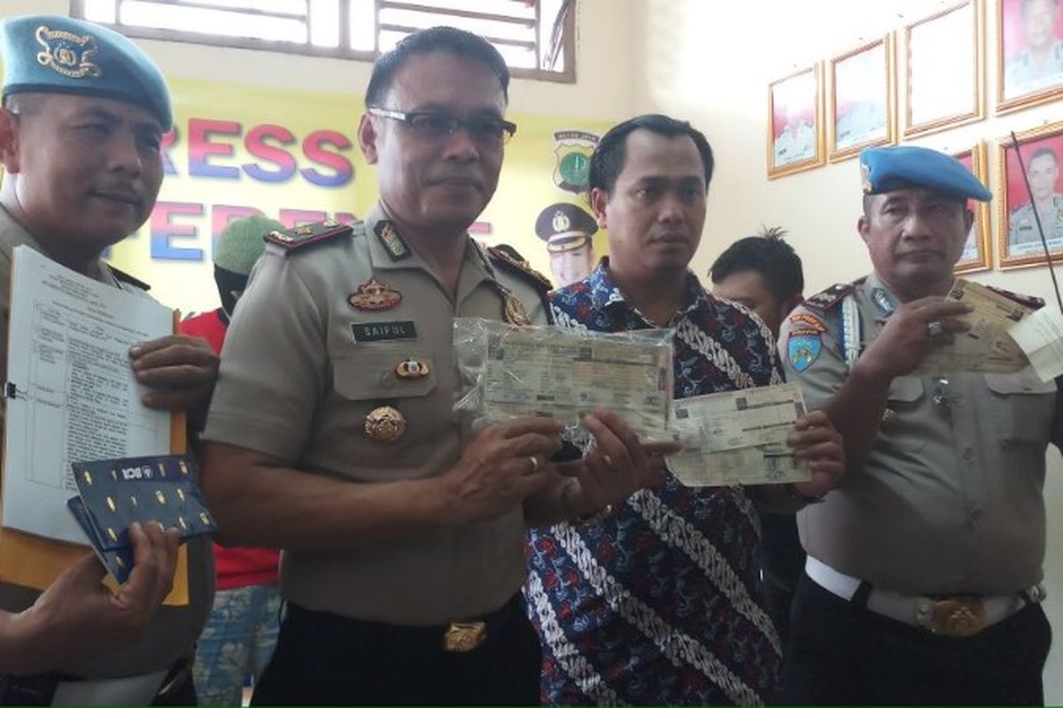 Polsek Kemayoran Jakarta Pusat ungkap kasus pemalsuan STNK di wilayahnya pada Jumat (27/4/2018) (DOK. HUMAS POLRES JAKARTA PUSAT).