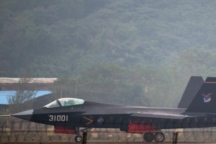 Jet tempur siluman J-31 buatan China.