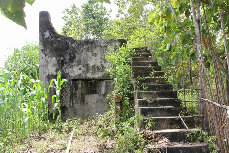 Kawasan reruntuhan Benteng Kota Mas yang sempat dijadikan lahan pertanian oleh warga. Warga setempat menanaminya dengan tanaman jagung.