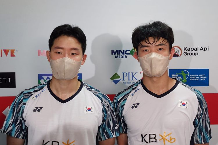 Ganda putra Korea Selatan Kang Min Hyuk/Seo Seung Jae saat ditemui media usai menang atas Marcus Fernaldi Gideon/Kevin Sanjaya Sukamuljo pada babak 16 besar Indonesia Open 2022 di Istora Senayan, Kamis (16/6/2022). Terkini, Kang Min Hyuk/Seo Seung Jae akan menjadi lawan Fajar Alfian/Muhammad Rian Ardianto pada babak pertama atau 32 besar All England 2023.