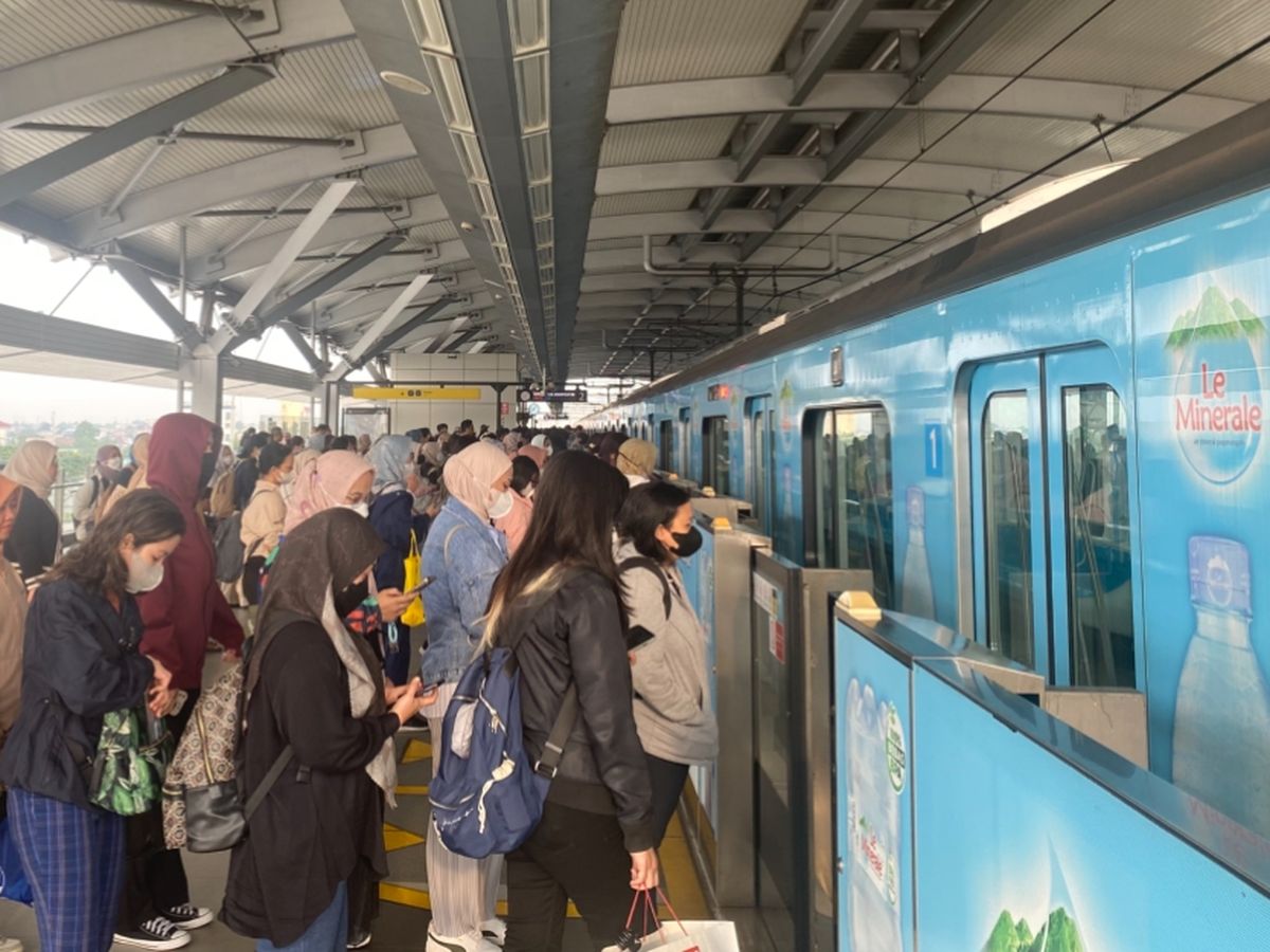 Jam Operasional KRL, MRT, LRT, dan TransJakarta pada Malam Tahun Baru 2026