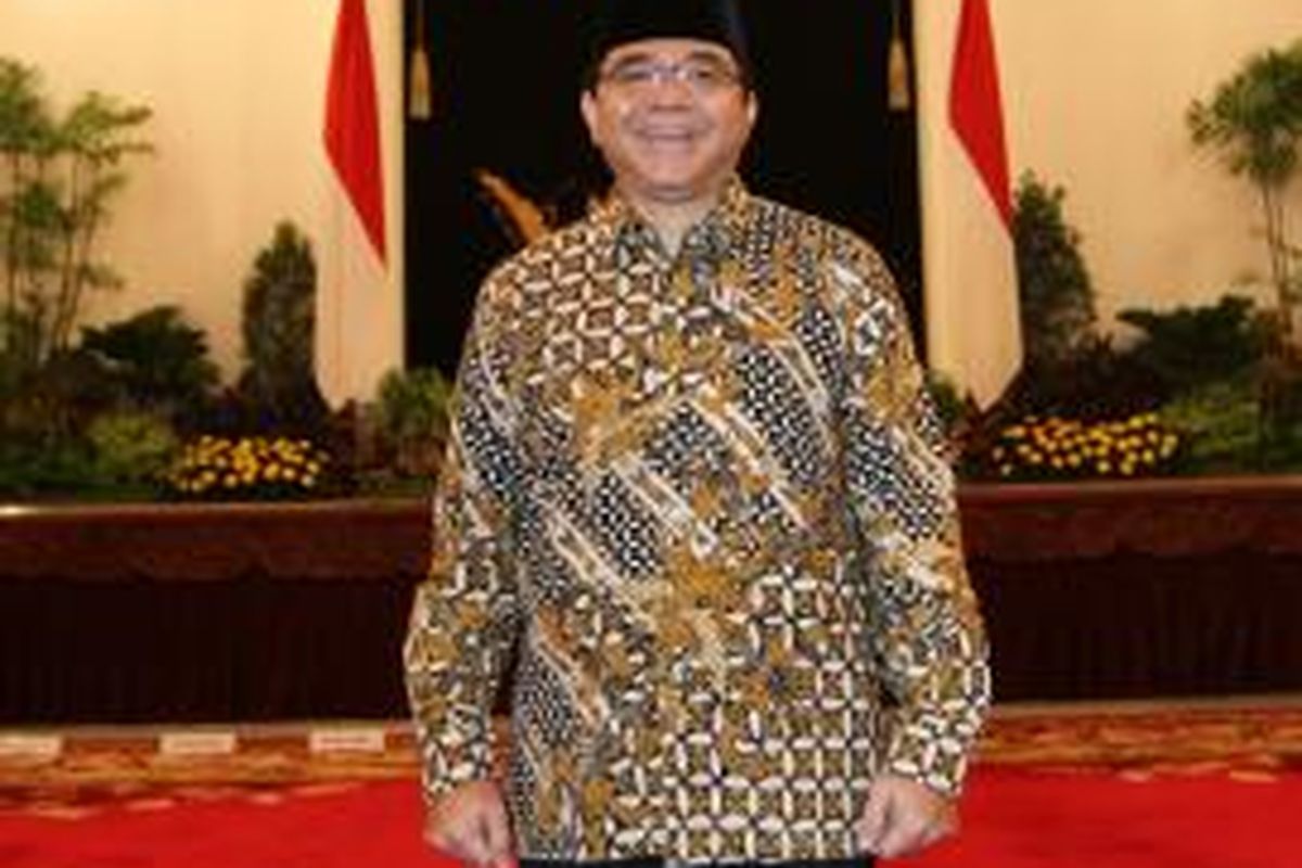 Ketua Badan Koordinasi Penanaman Modal Franky Sibarani berfoto sebelum dilantik oleh Presiden Joko Widodo di Istana Negara, Jakarta, Kamis (27/11/2014). (TRIBUNNEWS/DANY PERMANA)