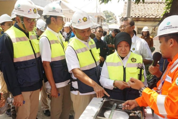 PGN membangun Jaringan Gas dari Kementerian Energi dan Sumber Daya Mineral (Kementerian ESDM) di Pasuruan ke Probolinggo, Jawa Timur.