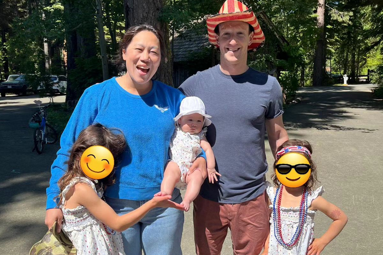 Mark Zuckerberg bersama istri dan tiga anaknya merayakan kemerdekaan Amerika Serikat