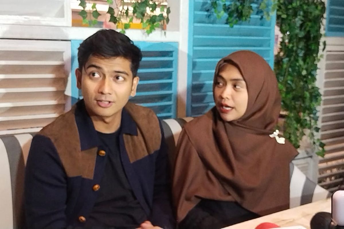 YouTuber Ria Ricis dan Teuku Ryan saat ditemui di Jakarta Aquarium, Tanjung Duren, Jakarta Barat, pada Minggu (4/6/2023).