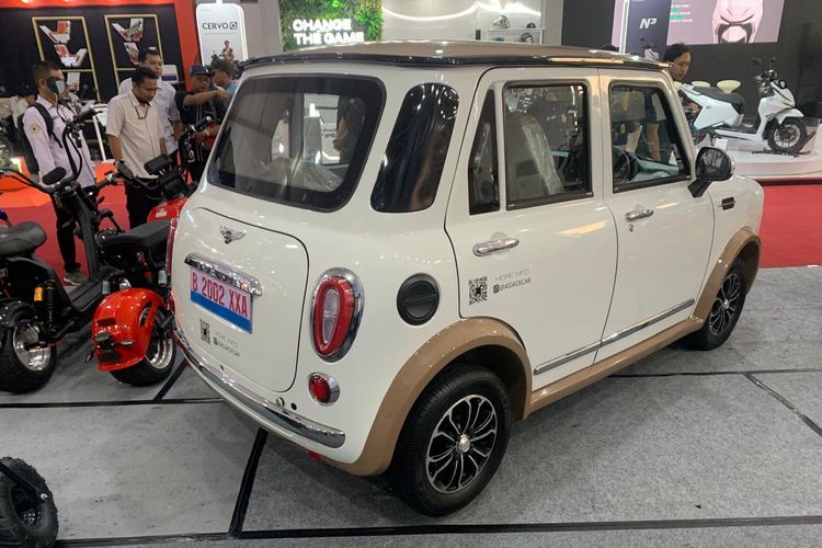 Mobil listrik Mojo di GIIAS 2024