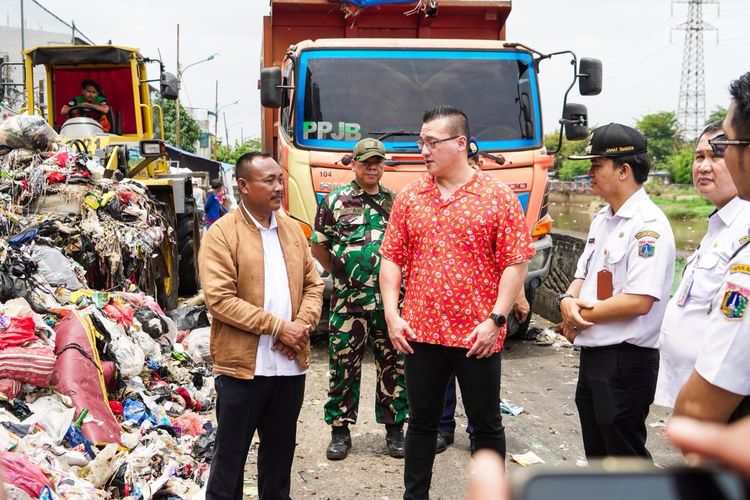 Anggota DPRD DKI Kerap Terima Aduan Soal Sampah di Tambora, Bau dan Banyak Tikus