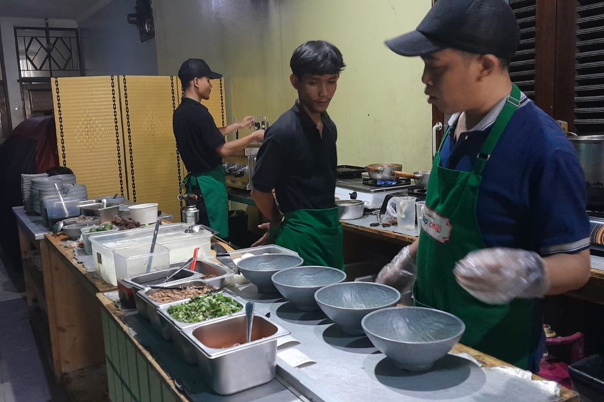 Suasana Kitchen Kedai Mie Tjap Chili