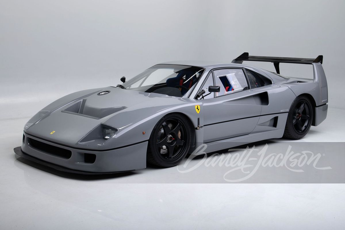 Ferrari F40 produksi tahun 1989 berhasil terjual 2,75 juta dollar Amerika Serikat atau setara Rp 37,4 miliar 