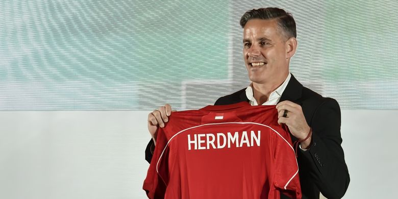 John Herdman secara resmi diperkenalkan sebagai pelatih Timnas Indonesia pada Selasa (13/1/2026) di Hotel Mulia, Jakarta.