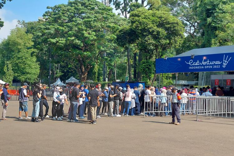 Situasi loket tiket Indonesia Open 2022 di Istora Senayan, Jakarta, Selasa (14/6/2022) pagi WIB. 