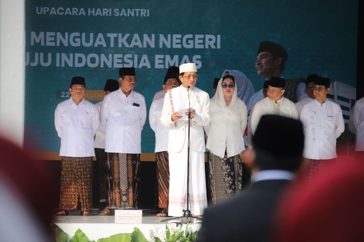 Minister Advocates for Broader Recognition of Pesantren Diplomas, Opening Employment Opportunities for Students