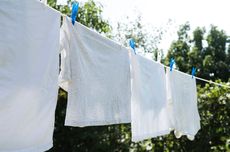 Hindari 9 Kesalahan Mencuci Pakaian Putih Ini, Bikin Kusam dan Rusak