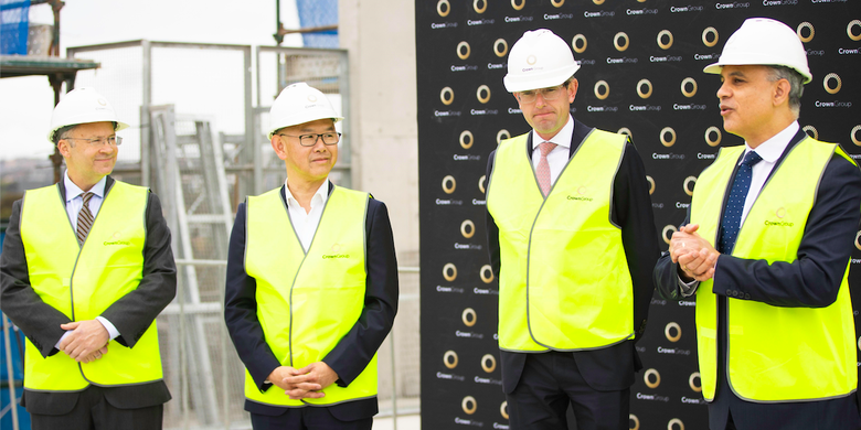 CEO Urban Taskforce Australia Tom Forrest, CEO Crown Group Iwan Sunito, Menteri Keuangan Negara Bagian New South of Wales Dominic Perrottet, dan COO Crown Group, Pierre Abrahamse menghadiri sermon tutu atop apartemen Eastlakes Live, Jumat (18/9/2020).