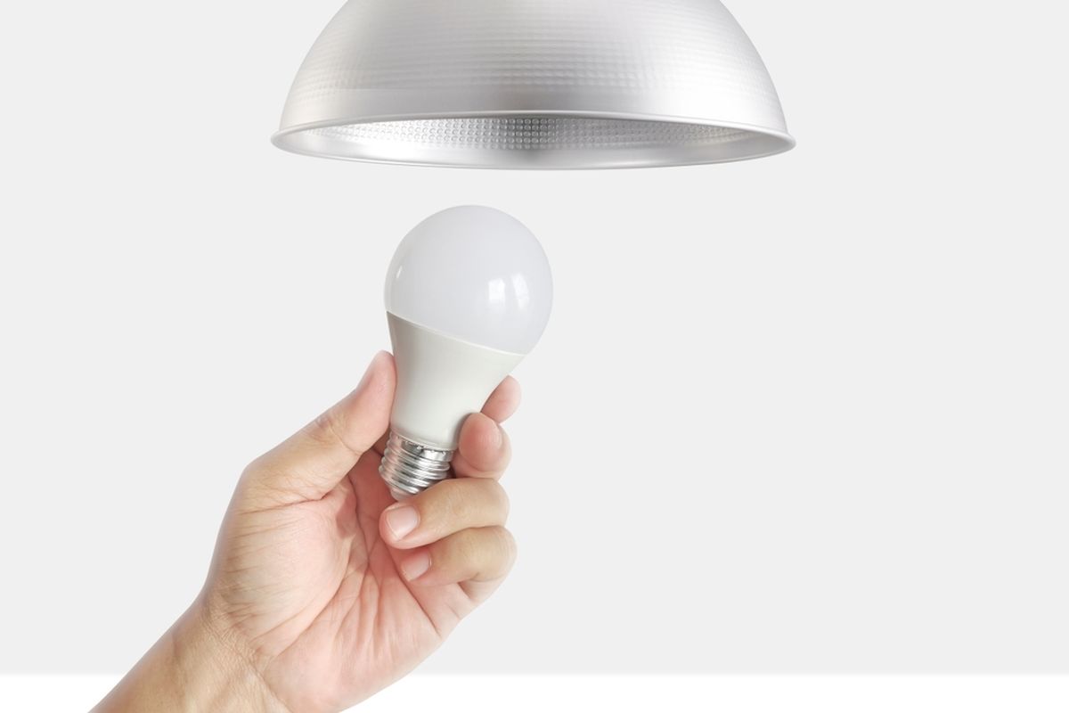 Ilustrasi lampu LED, mengganti lampu LED.